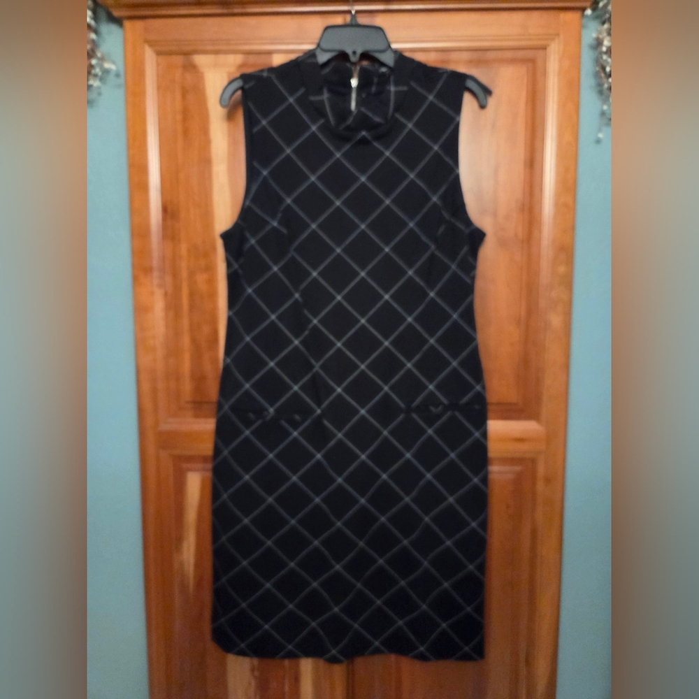 Sharagano Black and Gray Sleeveless Midi Dress